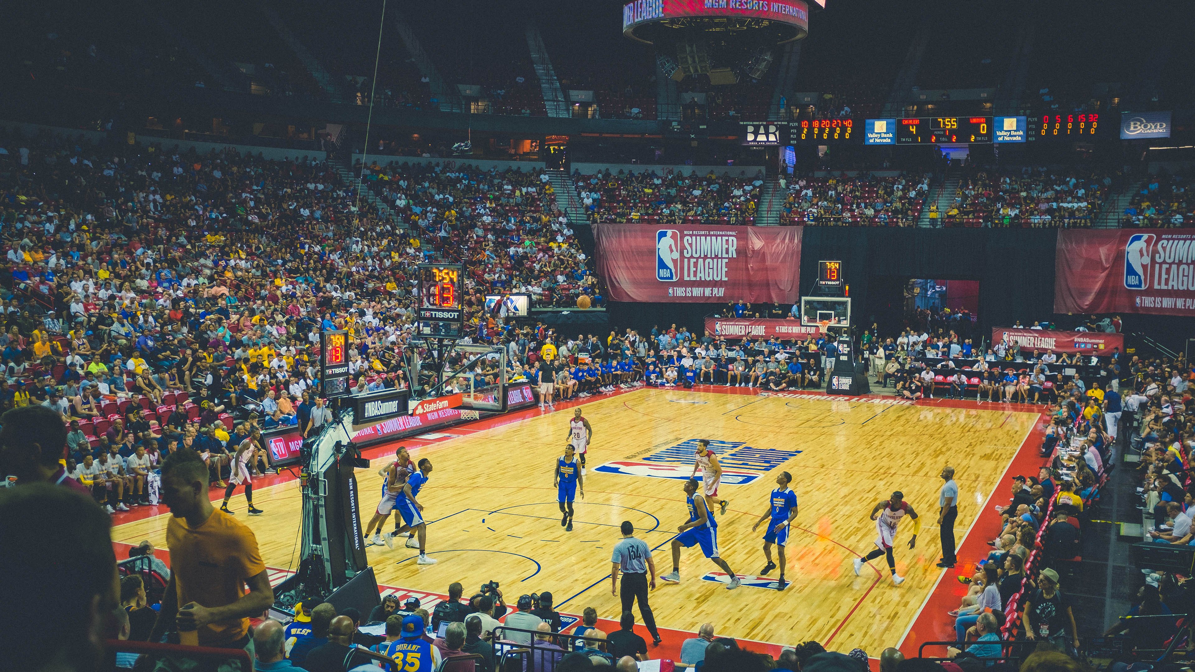 《虚拟现实中激战：电竞体验的未来方向》，虚拟现实战剧情